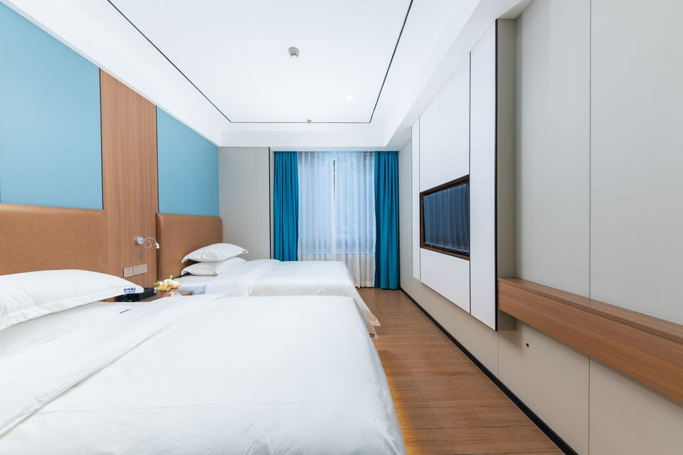 Business Double or Twin Room | Free WiFi, bed sheets