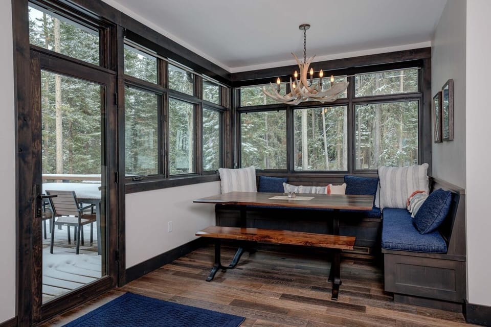 Window, Lamp, Bench, Furniture, Table