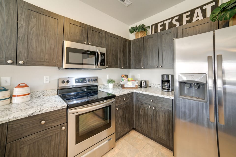 Kitchen | Dishwasher | Coffee Maker | 1st Floor