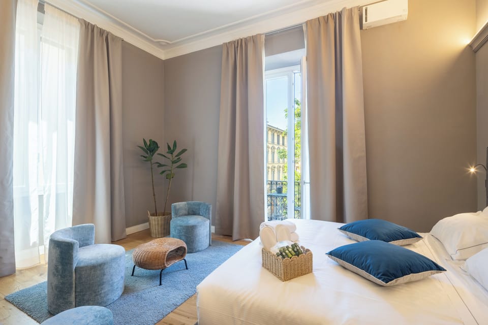 Deluxe Double Room, Balcony | Pillowtop beds, minibar, in-room safe, desk