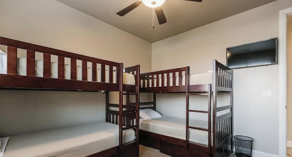 Bunk Room (Now 2 Full Over Full Bunk Beds)