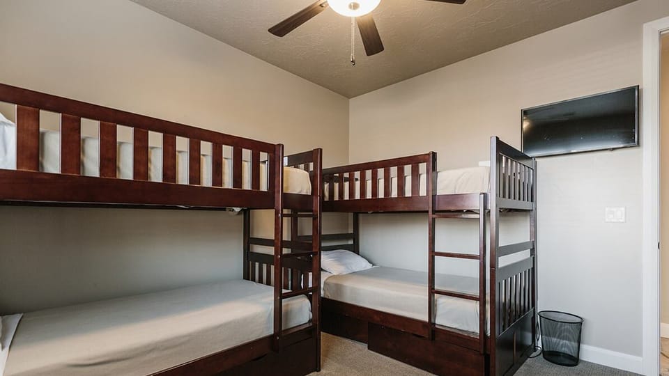 Bunk Room (Now 2 Full Over Full Bunk Beds)