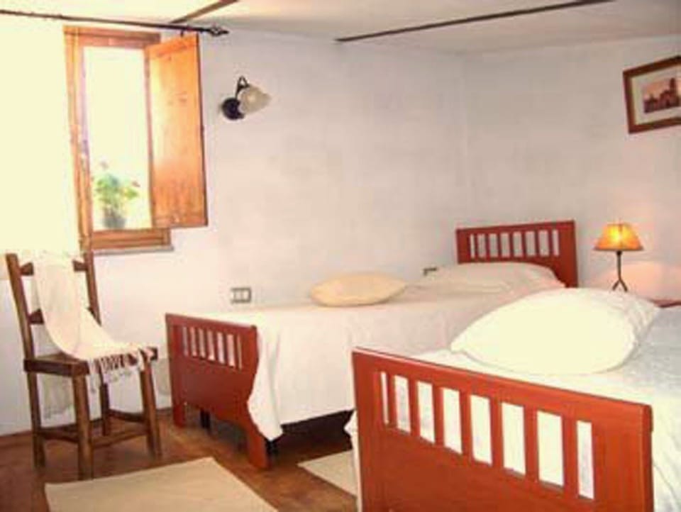 Family Apartment | Soundproofing, iron/ironing board, free WiFi, bed sheets