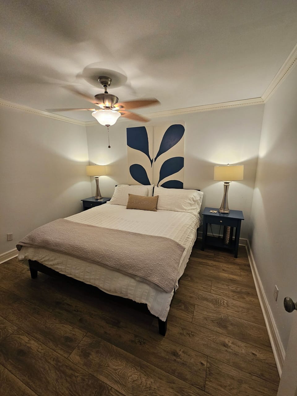 bedroom 2.   King bed