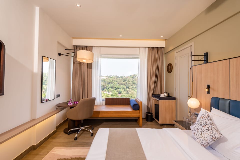 Club Superior with Balcony | Lake view