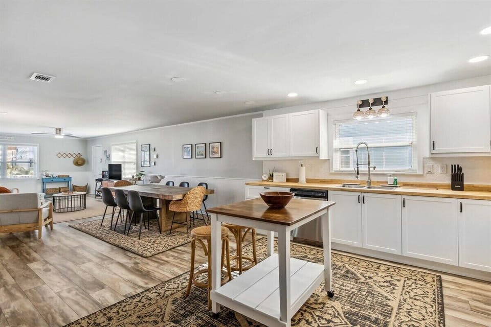 Bright Open Floor Plan