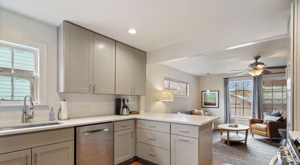 Fully equipped kitchen with all the essentials plus dishwasher