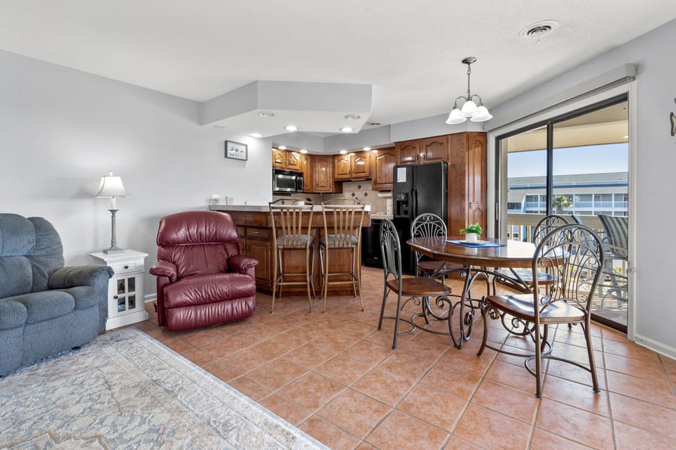 Condo, 2 Bedrooms | Interior