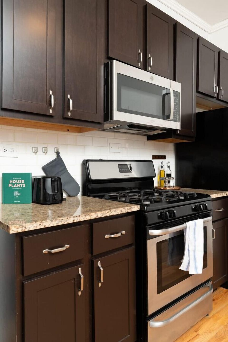 Cook, dine, and connect. Our modern kitchen comes with everything you need to whip up a gourmet meal at home