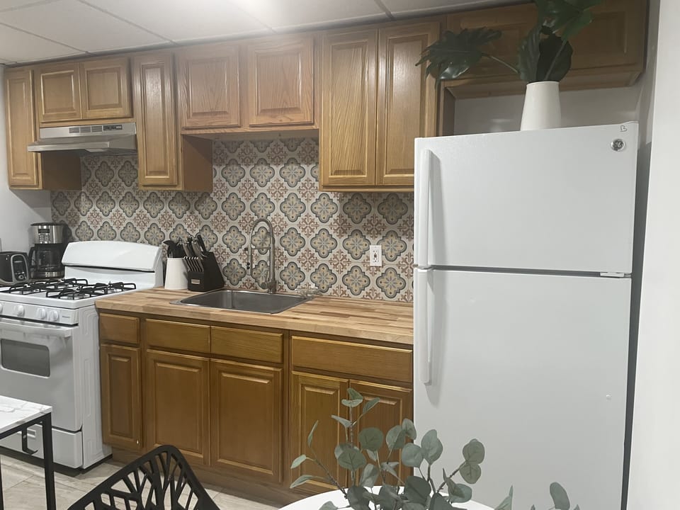 Full kitchen