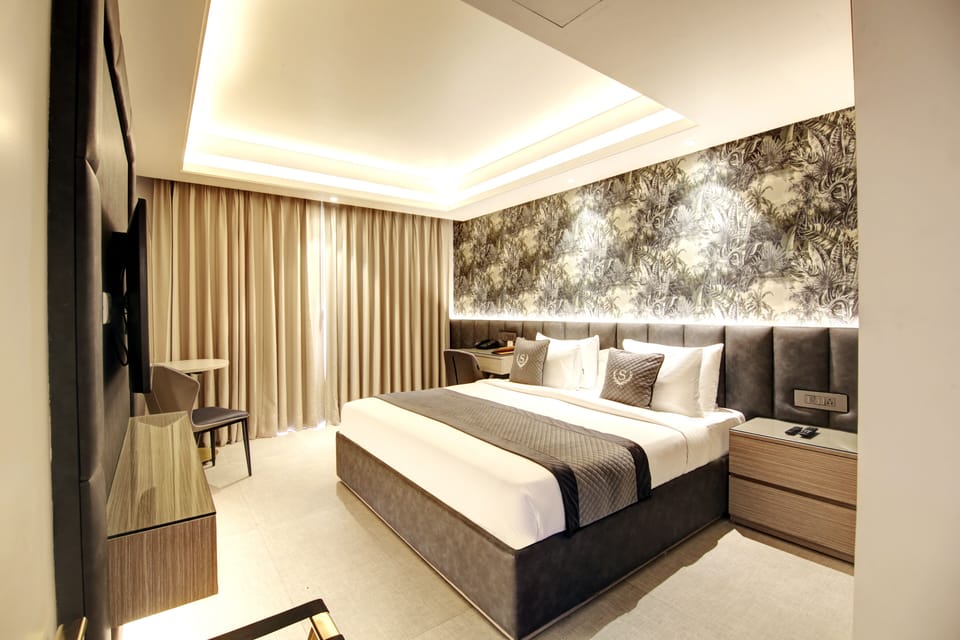 Club Double Room, City View | In-room safe, soundproofing, iron/ironing board, free WiFi