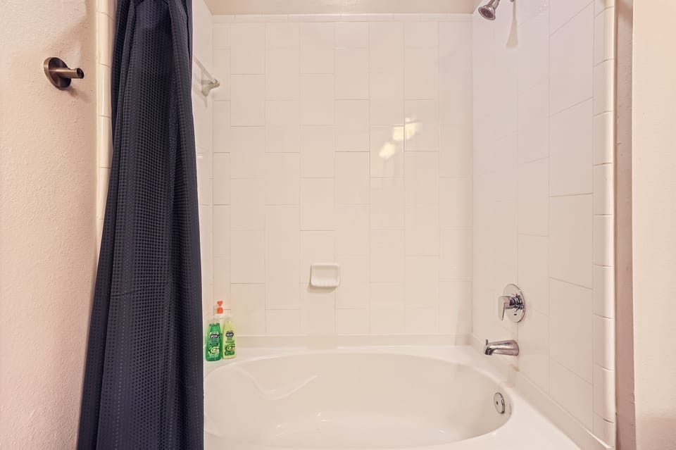 1st Bedroom Bathroom