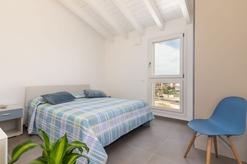 Deluxe Room, 1 Double Bed, Terrace | Hypo-allergenic bedding, memory foam beds, individually furnished, desk