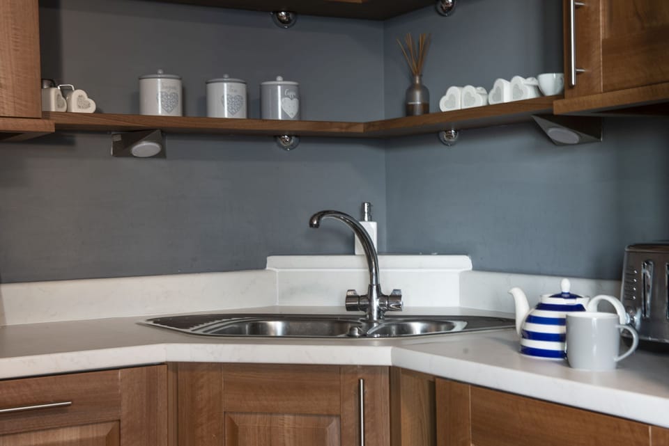 Kitchen sink - Bathsheba, Ocean 1