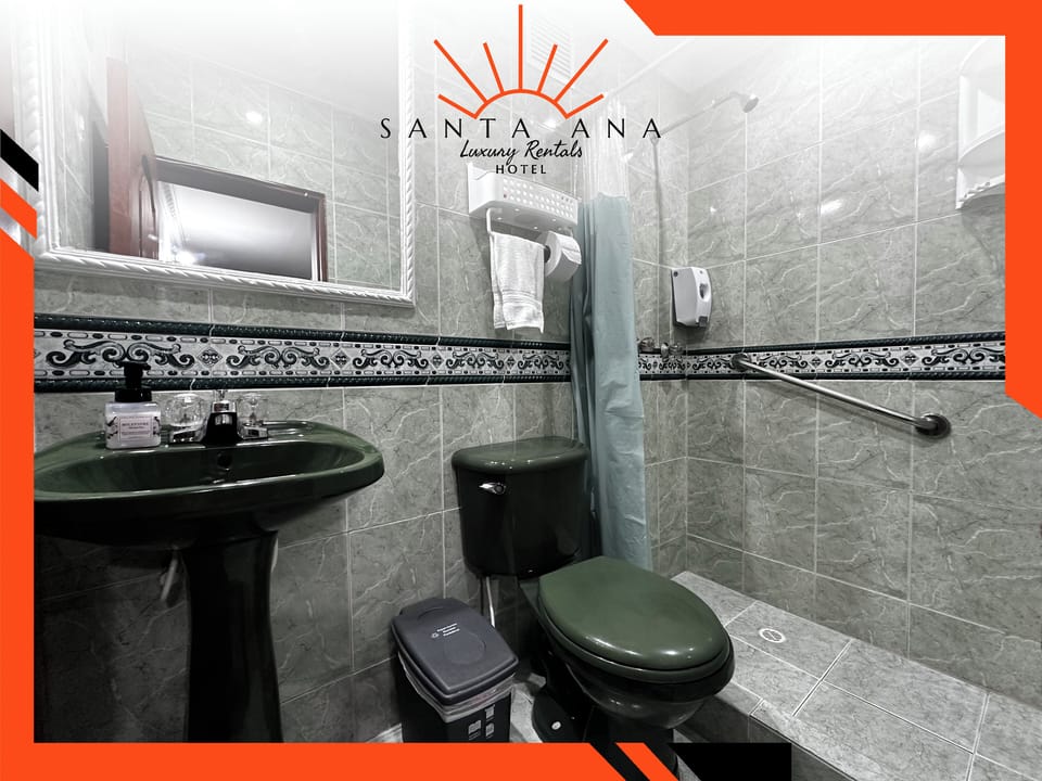 Basic Double Room | Bathroom | Towels, soap, toilet paper