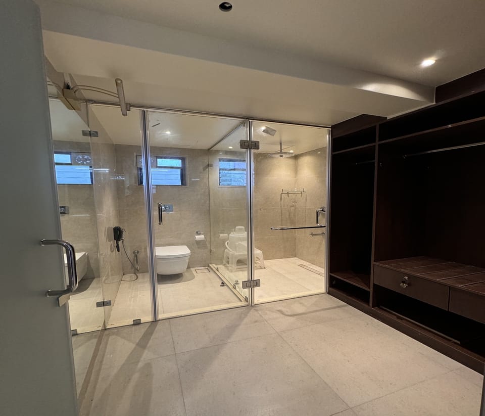 Orchard Suite with Garden | Bathroom | Free toiletries, towels