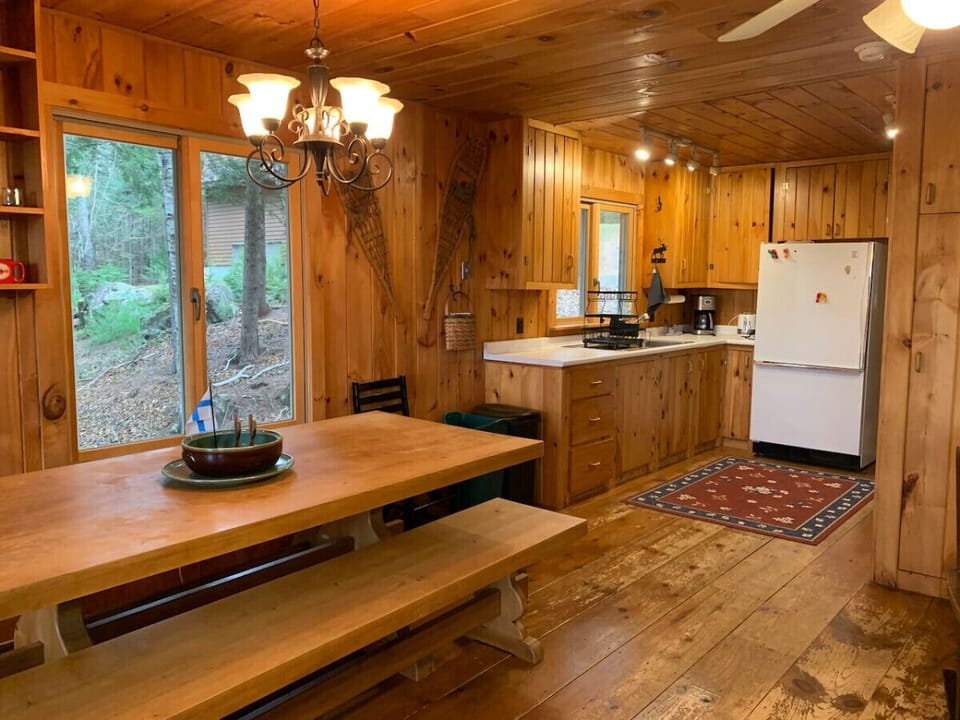 Kitchen/Dining Area