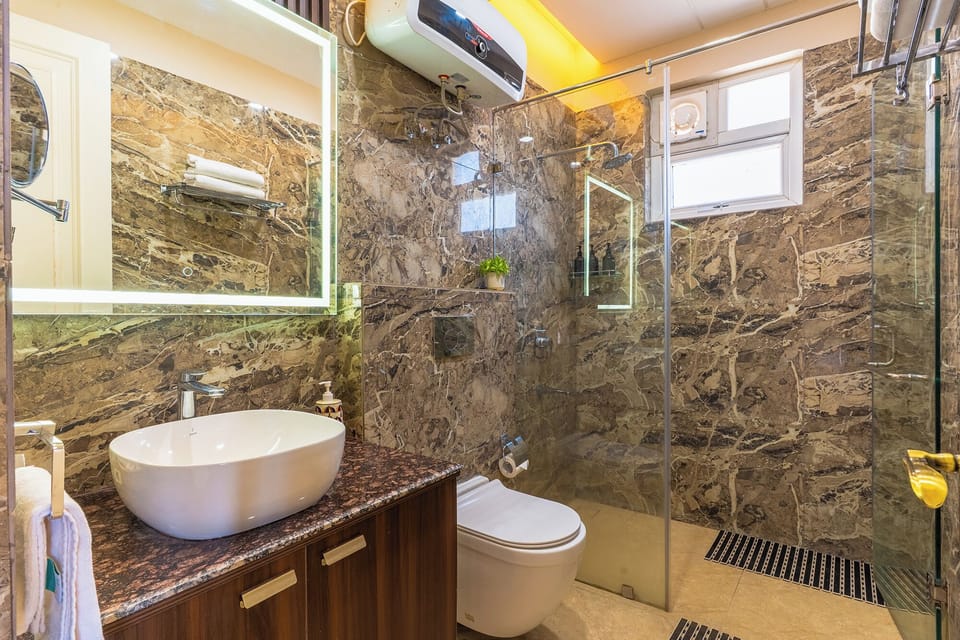 Presidential Room, Mountain View | Bathroom | Towels