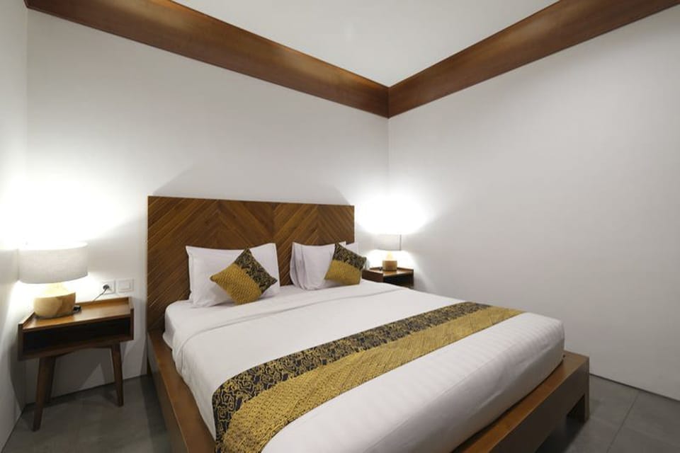 Deluxe Villa | 2 bedrooms, minibar, desk, bed sheets