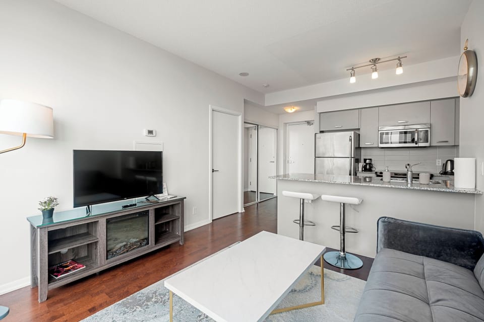 Luxury Apartment, 1 Bedroom, City View | Living area | 42-inch flat-screen TV with digital channels, Netflix