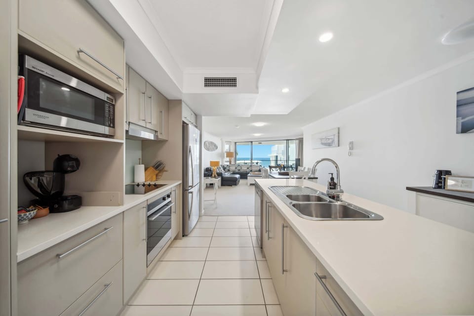 Cook, dine, unwind—your kitchen retreat awaits.