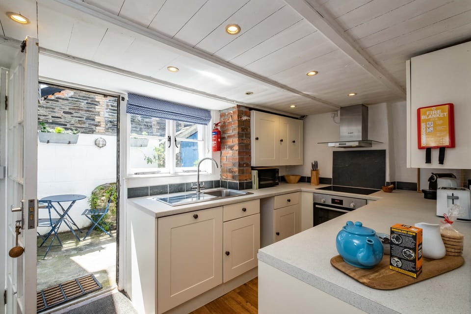 Fridge, dishwasher, electric kettle, toaster