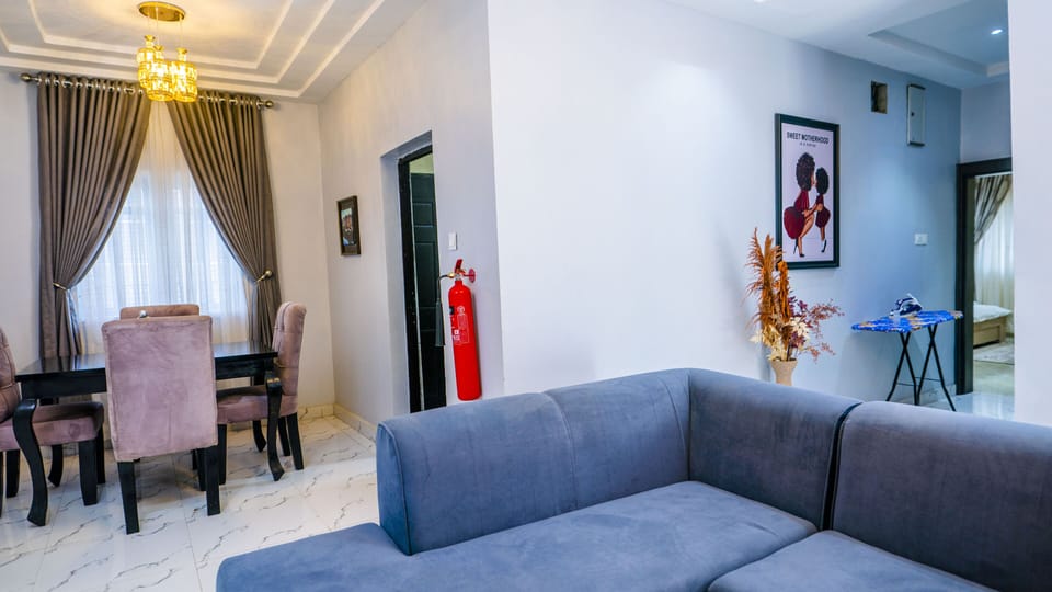 Family Apartment, 2 Bedrooms, Balcony, Hill View | Living area