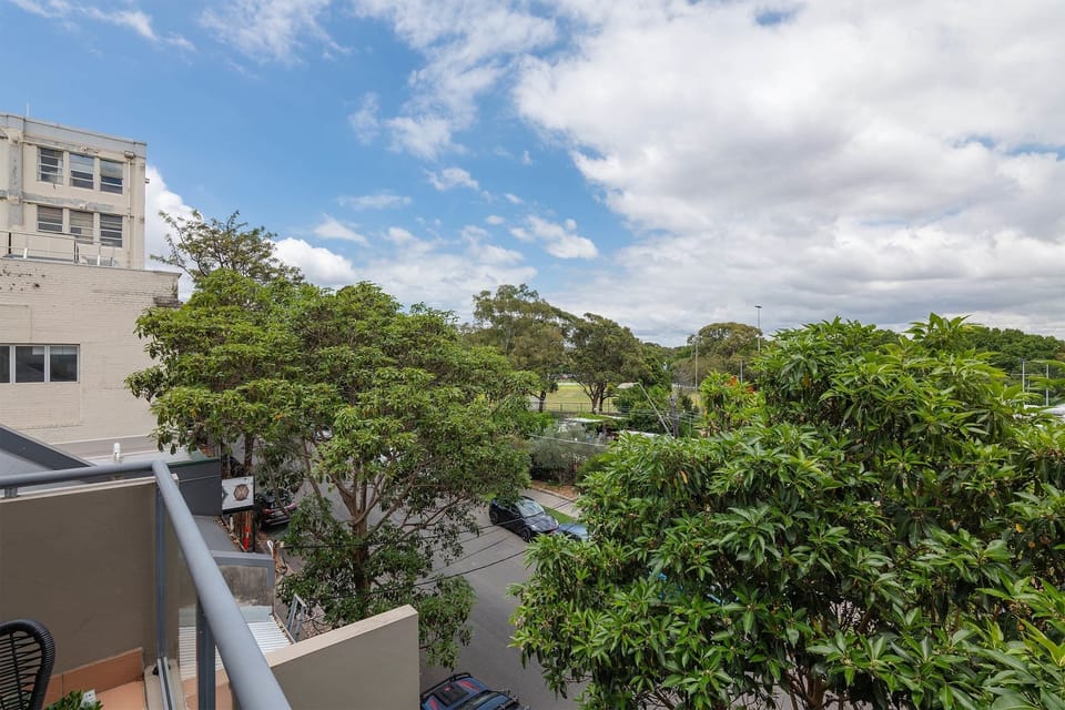 Views of Camperdown Park and The Commons