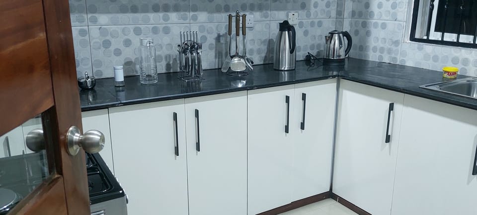 Full kitchen