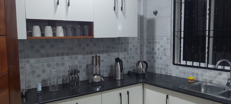 Full kitchen