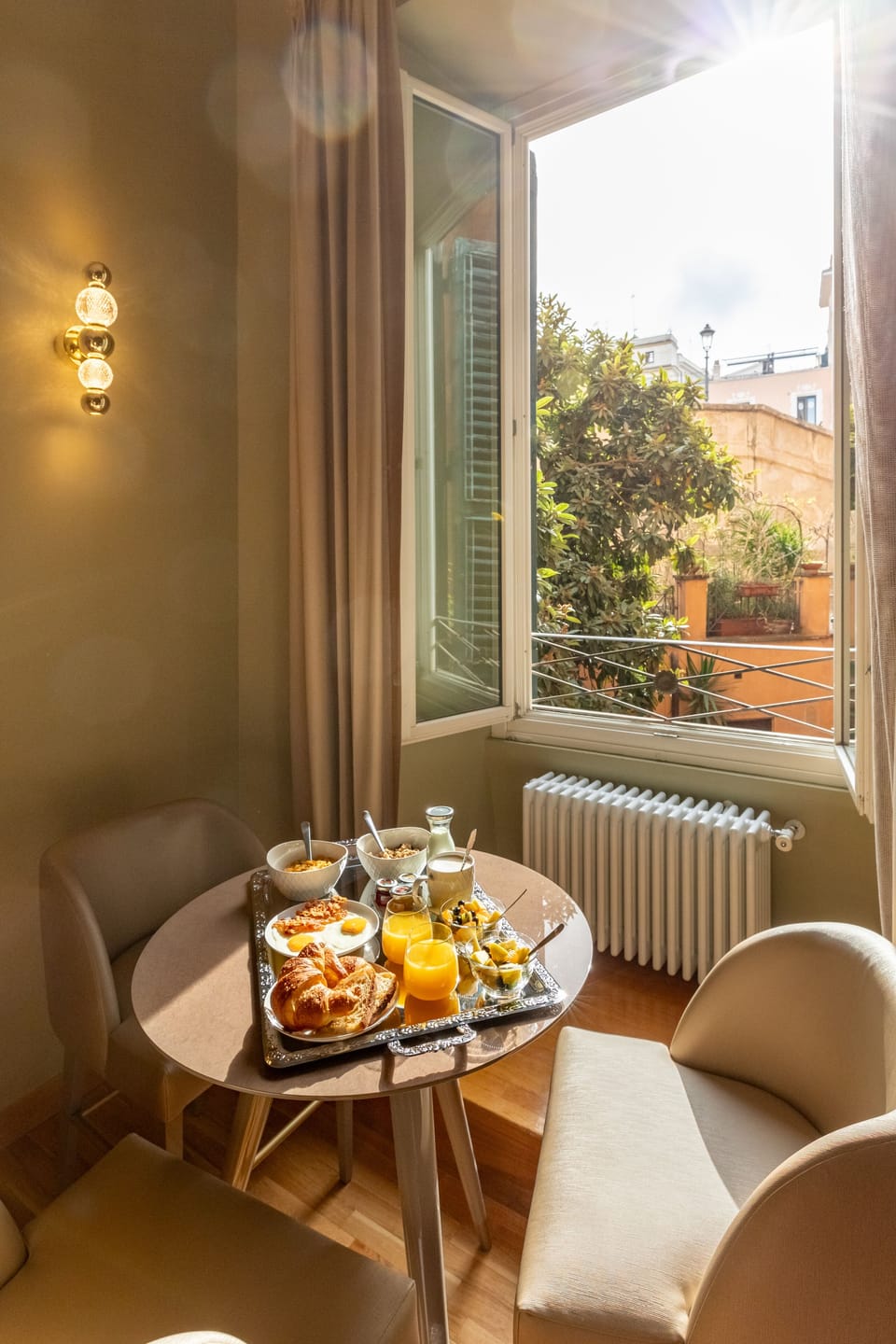 Suite | 1 bedroom, in-room safe, desk, soundproofing