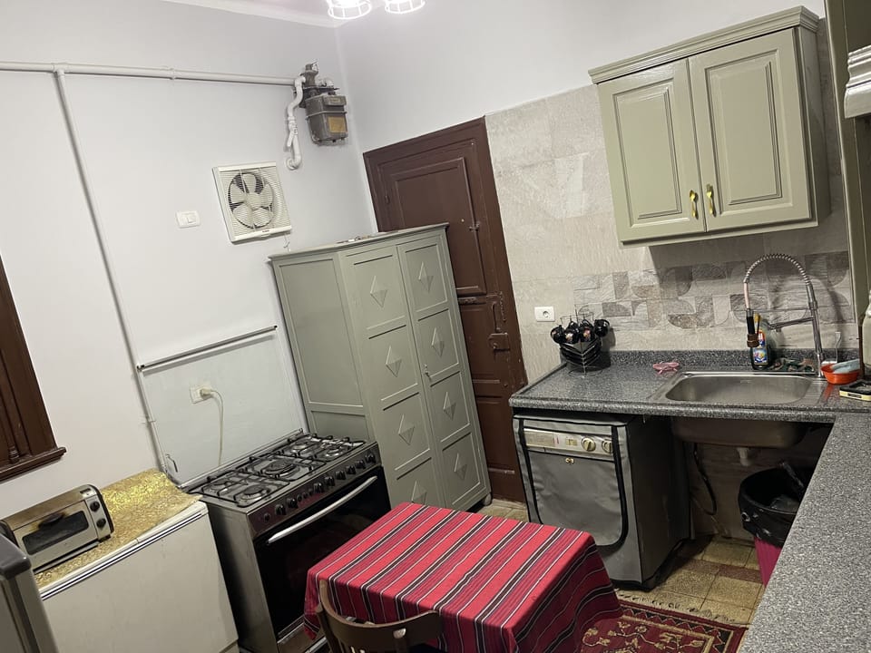 Deluxe Twin Room | In-room dining