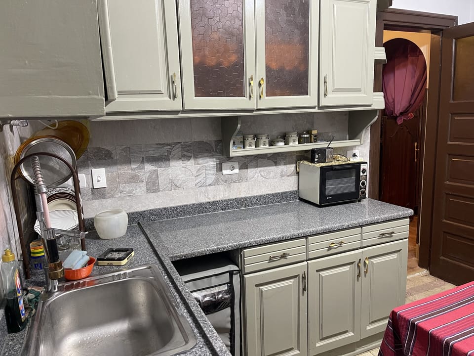 Deluxe Twin Room | In-room dining