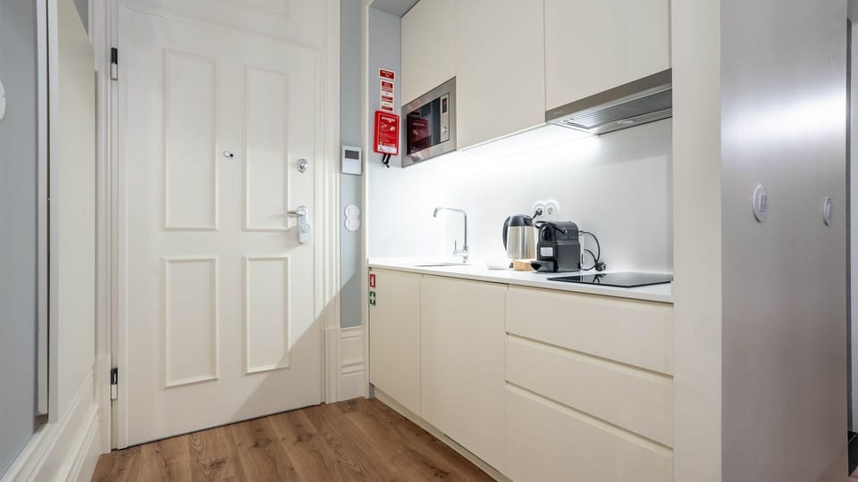 The heart of your culinary adventures – our kitchenette is well equipped for your delicious masterpieces. #Cooking #Kitchenette