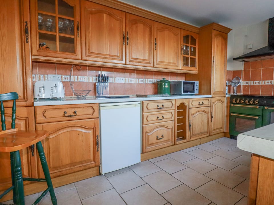 Fridge, dishwasher, electric kettle, toaster