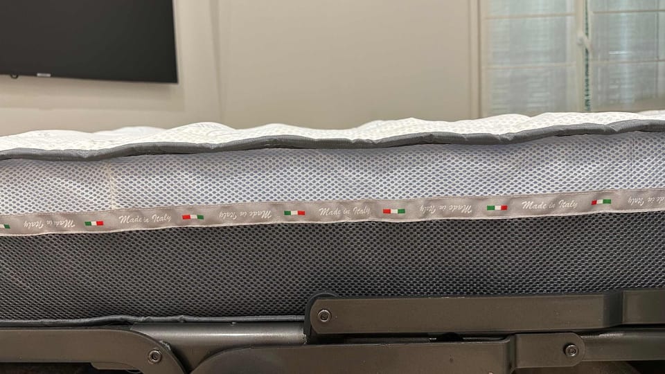 Madras of sofa bed is the thickest in its category : 24 cm (normal standard is 13 cm)