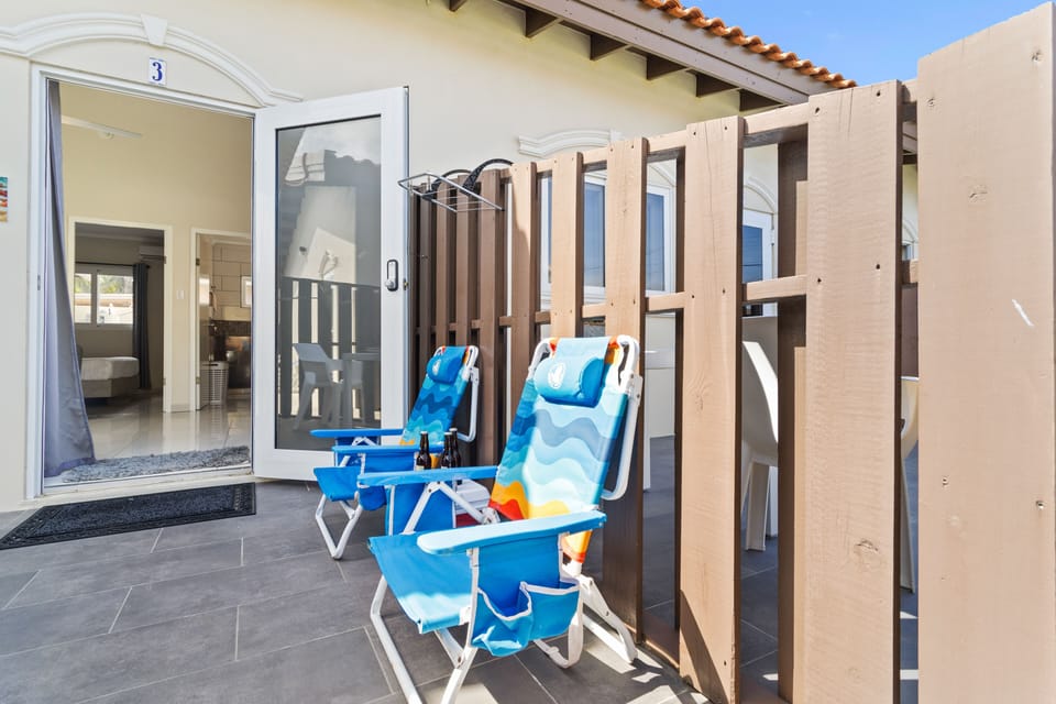 Relax and unwind in our shared outdoor patio, the perfect spot for enjoying the fresh air. - Experience the ultimate scenic retreat on our shared outdoor patio, offering breathtaking vistas and serene ambiance. - Relax in peaceful outdoor patio.
