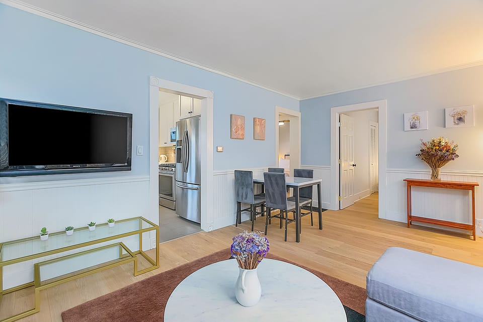 Comfort House | Living area | 40-inch flat-screen TV with digital channels