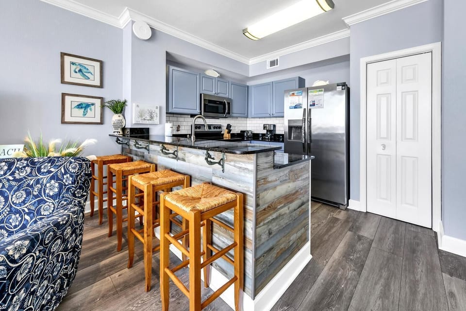 Condo, Multiple Beds (Tidewater 314  NEW) | Private kitchen | Oven, toaster