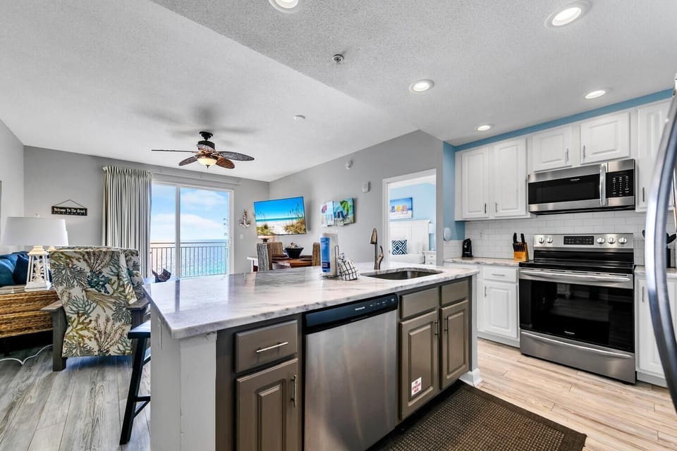 Condo, Multiple Beds (Sterling Breeze 904) | Private kitchen | Oven, toaster