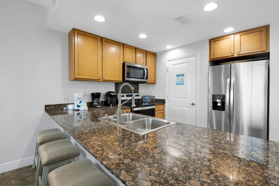 Condo, Multiple Beds (Sterling Breeze 2006) | Private kitchen | Oven, toaster