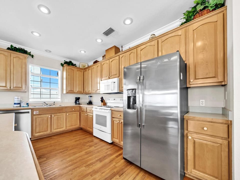 House, Multiple Beds (Ocean Spray) | Private kitchen | Oven, toaster
