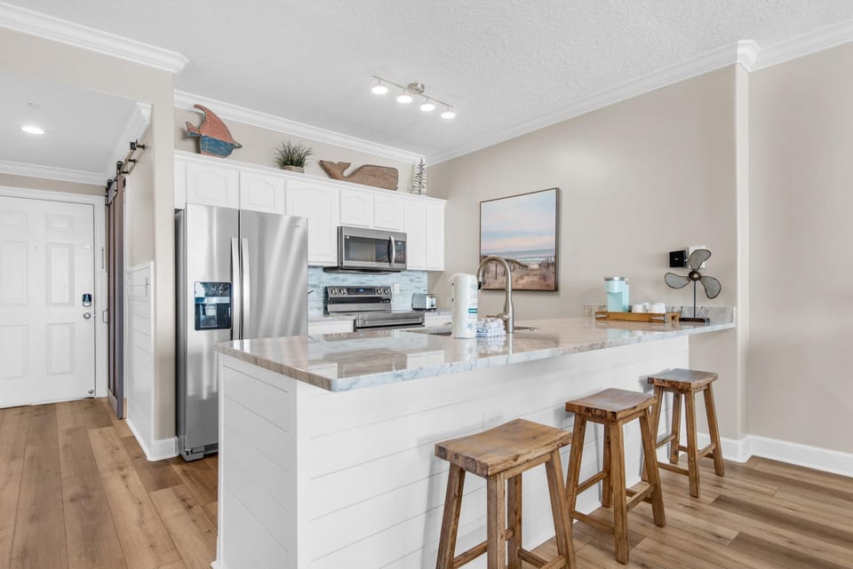 Condo, Multiple Beds (Ocean Reef 1708) | Private kitchen | Oven, toaster