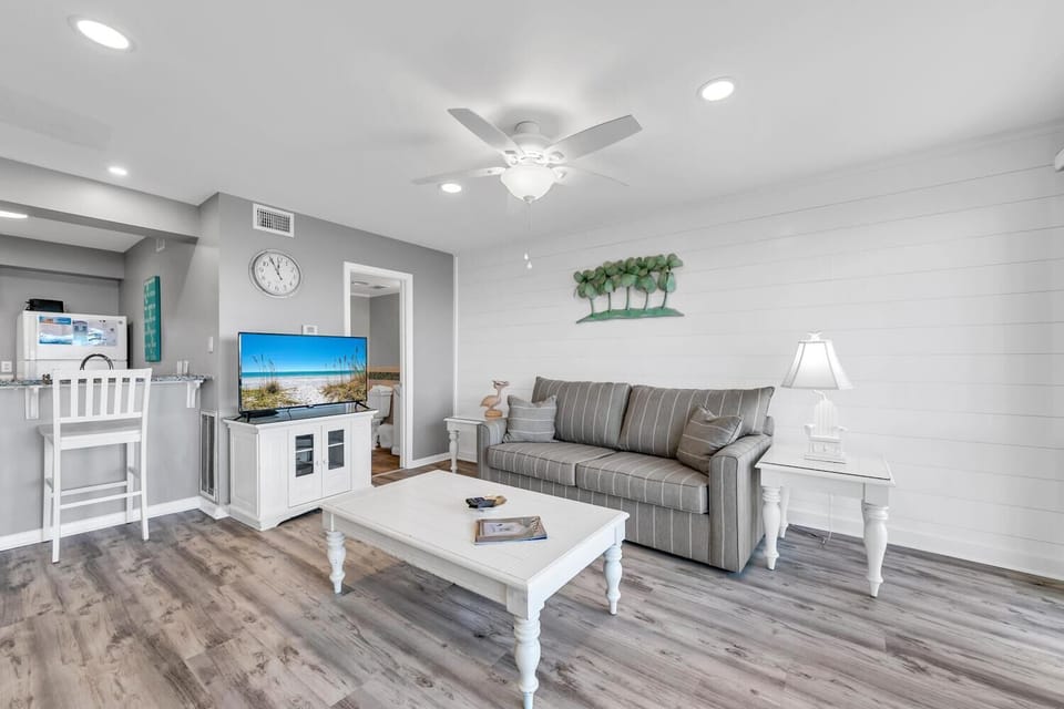 Condo, 1 King Bed with Sofa bed (Latitude 29 #25) | Living area | TV