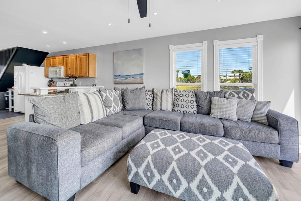 Condo, Multiple Beds (Klaus House 4) | Living area | TV