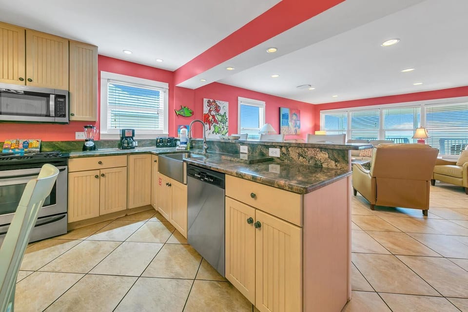 House, Multiple Beds (Hanging Out) | Private kitchen | Oven, toaster