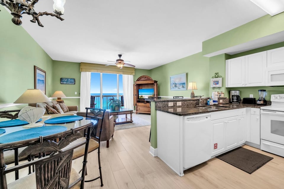 Condo, 1 King Bed with Sofa bed (Celadon 703) | Private kitchen | Oven, toaster