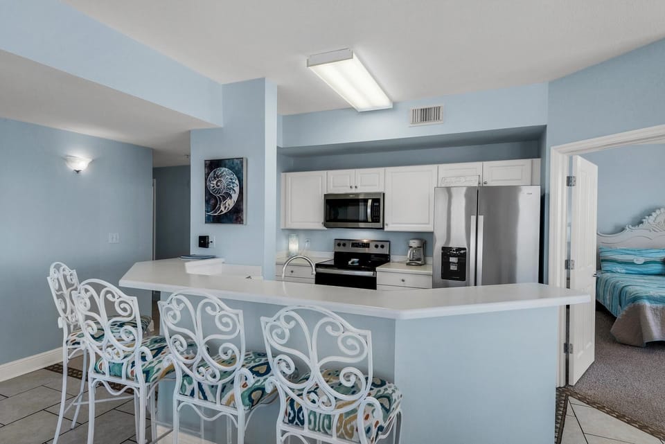 Condo, Multiple Beds (Celadon 309) | Private kitchen | Oven, toaster