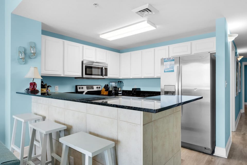Condo, 1 King Bed with Sofa bed (Calypso 2-807 West) | Private kitchen | Oven, toaster