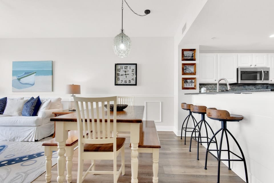 Condo, Multiple Beds (Calypso 2-1502 West) | Dining